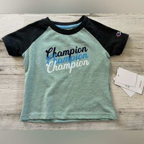 Champion Boys 2 piece Short Set Size 9-12 months - Picture 2 of 5
